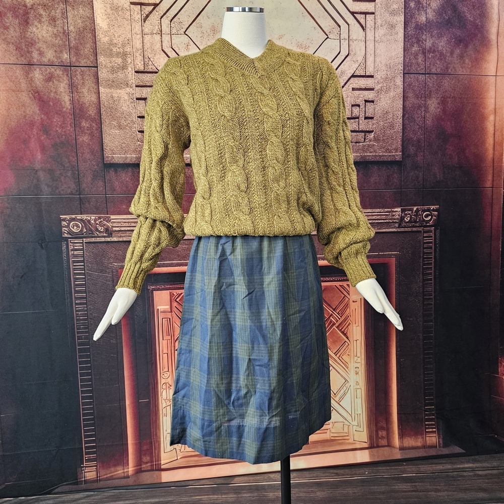 Vintage 1970s Sweater Pullover Cable Knit Mustard Yellow Wool Jantzen V-neckline - Picture 2 of 10